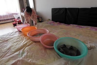 雷山楼上漏水，住户失联，小区没物管，业主维权难！律师来支招……